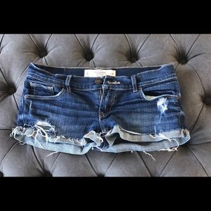 Abercrombie & Fitch Low Rise Med Wash Cutoffs 26W